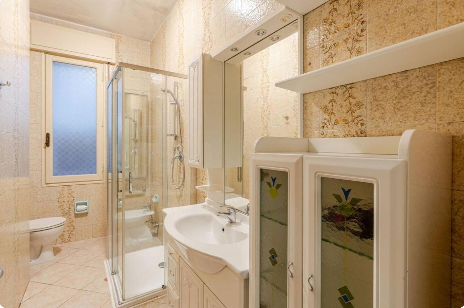 Double Room Private External Bathroom