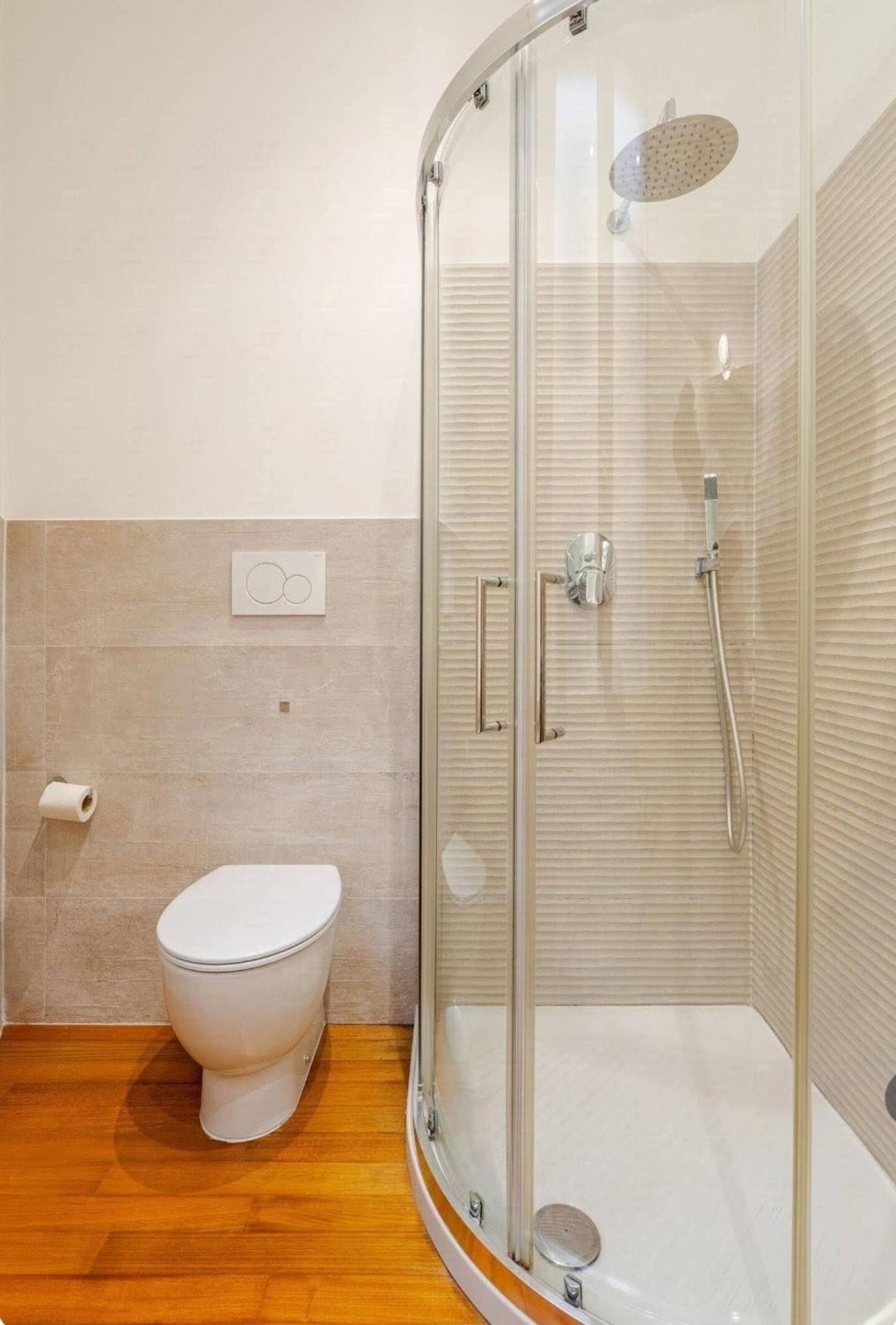Quadruple Room Private Bathroom
