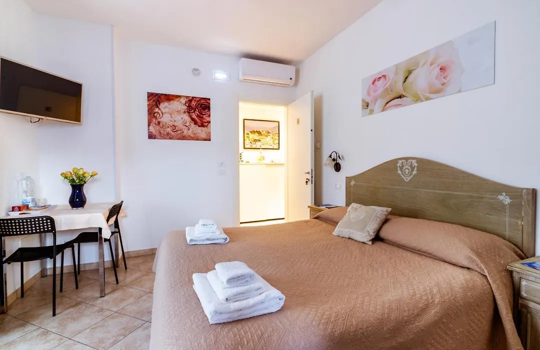 "6 In Centro" Guest House-1